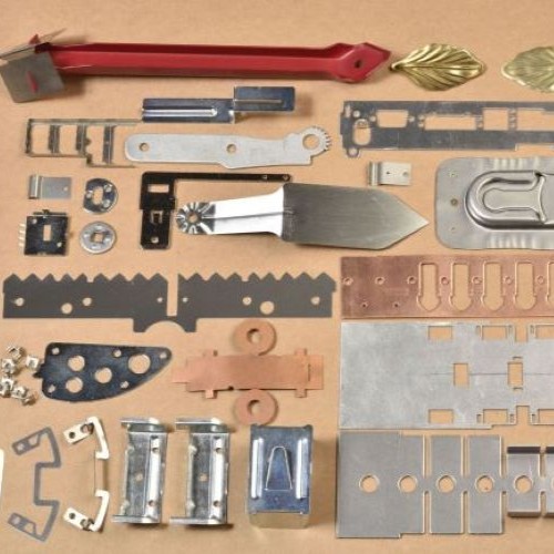 metal-stamping1 500x500